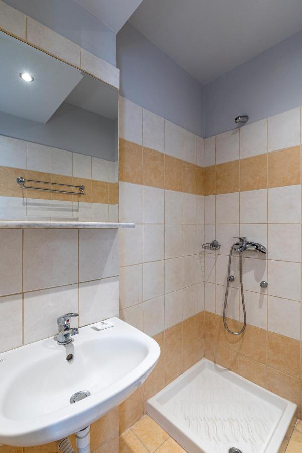 N E P Center Rodos Hotel 2*